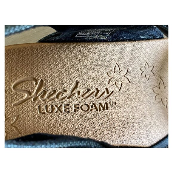 Skechers Beverlee - High Tea Wedge Sandal in Navy Blue Strappy Women's Sz 8 - Picture 2 of 9